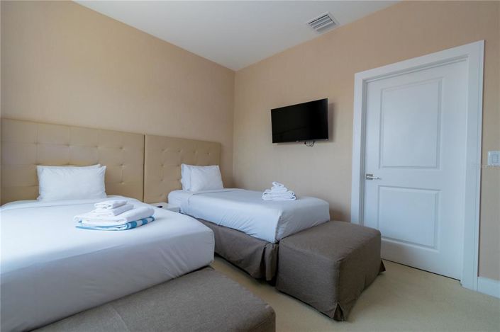 Image No.23-4 Bed Townhouse for sale