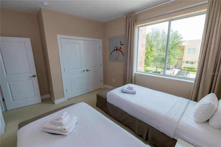 Image No.24-4 Bed Townhouse for sale