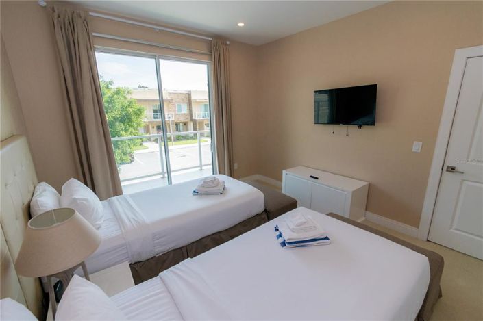 Image No.29-4 Bed Townhouse for sale