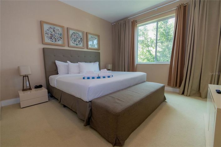 Image No.30-4 Bed Townhouse for sale