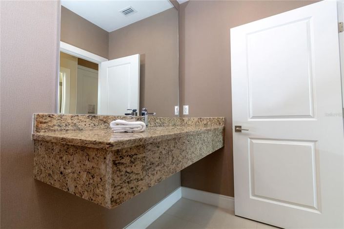 Image No.9-4 Bed Townhouse for sale