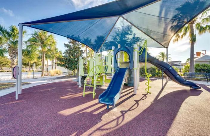 Image No.10-4 Bed Townhouse for sale