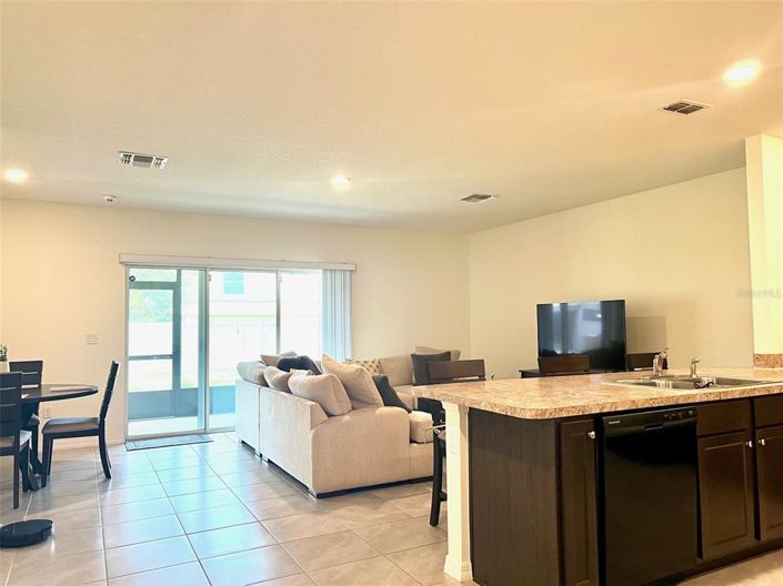 Image No.6-3 Bed Townhouse for sale