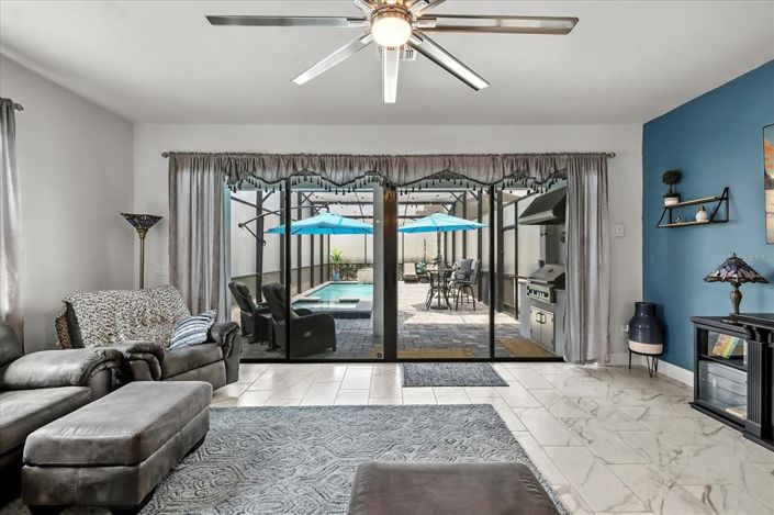 Image No.13-5 Bed Property for sale