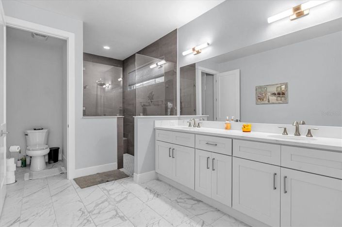 Image No.17-5 Bed Property for sale