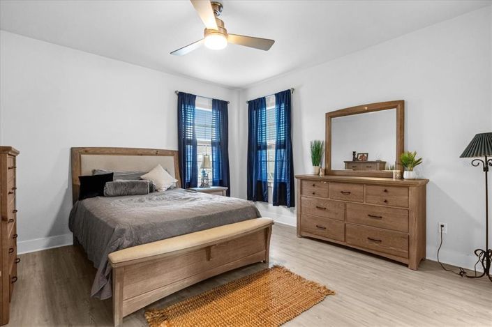 Image No.23-5 Bed Property for sale