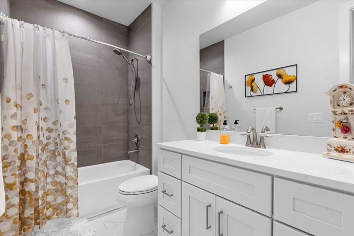 Image No.28-5 Bed Property for sale