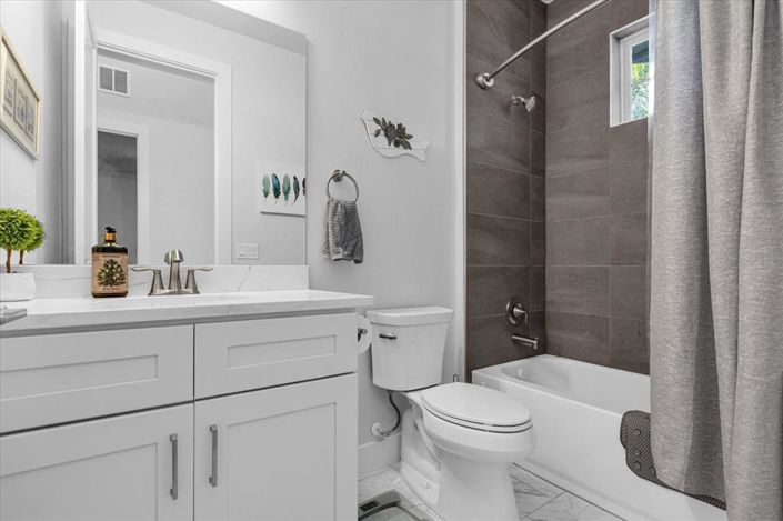 Image No.34-5 Bed Property for sale