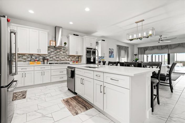 Image No.5-5 Bed Property for sale