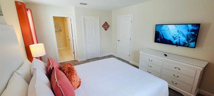 Image No.27-7 Bed Property for sale