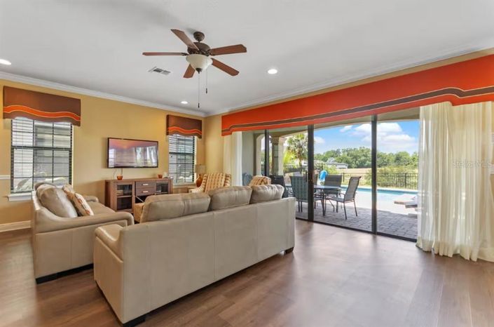 Image No.22-5 Bed House for sale