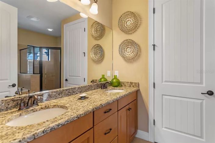 Image No.38-5 Bed House for sale