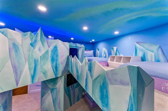 Image No.7-5 Bed House for sale