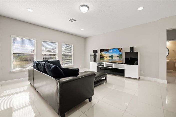 Image No.5-Maison de 5 chambres à vendre à Saint John