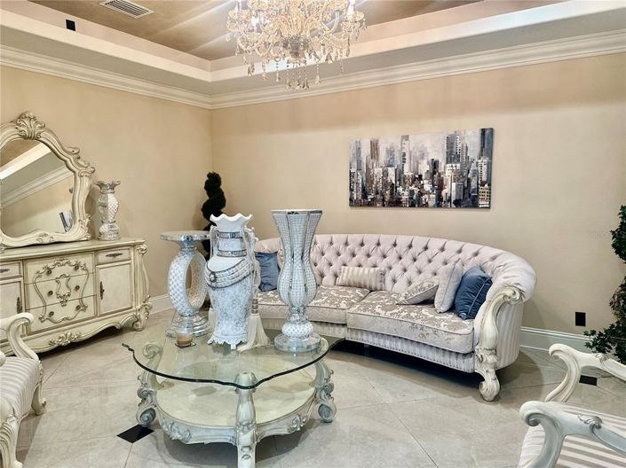 Image No.12-6 Bed House for sale