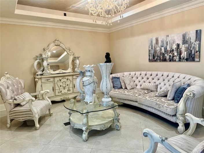 Image No.13-6 Bed House for sale