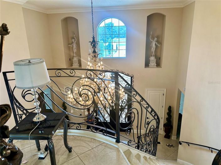 Image No.18-6 Bed House for sale