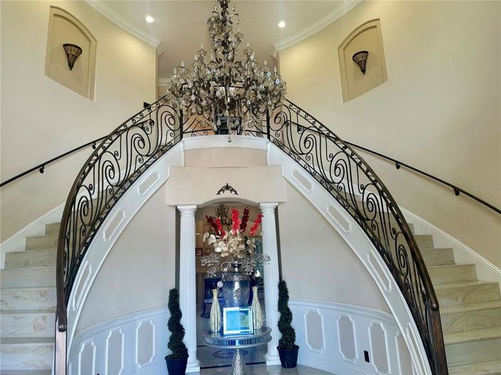 Image No.7-6 Bed House for sale