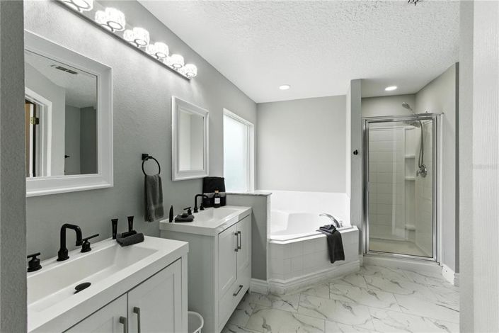 Image No.15-5 Bed House for sale