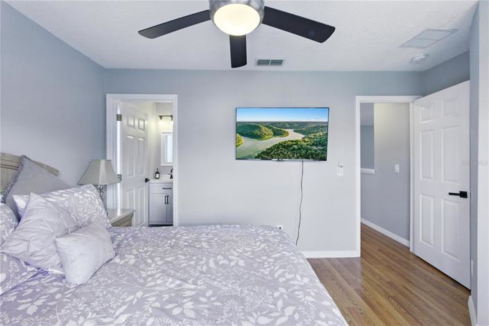 Image No.36-5 Bed House for sale