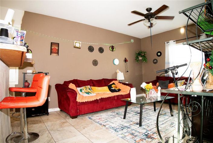 Image No.18-4 Bed House for sale