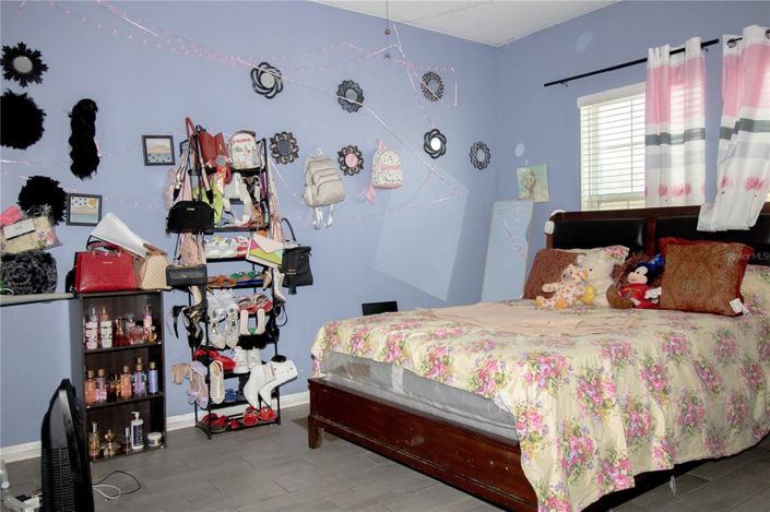 Image No.6-4 Bed House for sale