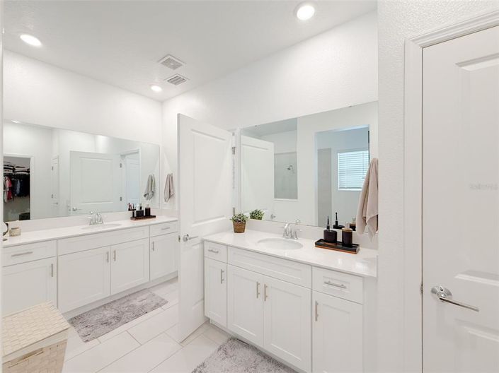 Image No.18-4 Bed House for sale