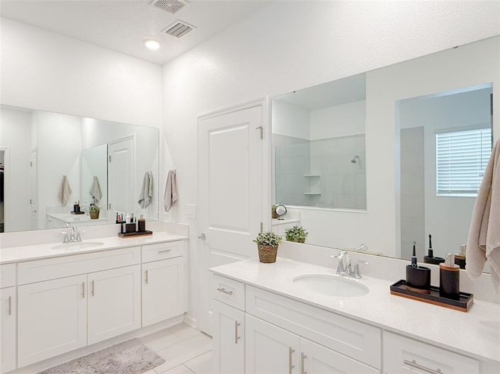 Image No.19-4 Bed House for sale