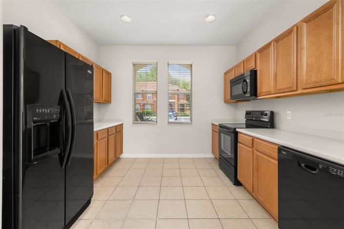 Image No.12-3 Bed Townhouse for sale