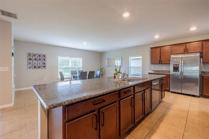 Image No.5-Maison de 5 chambres à vendre à Saint John