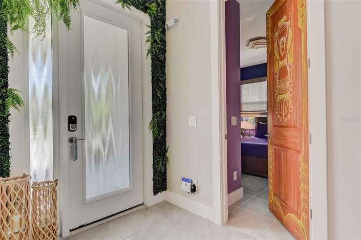 Image No.17-6 Bed House for sale