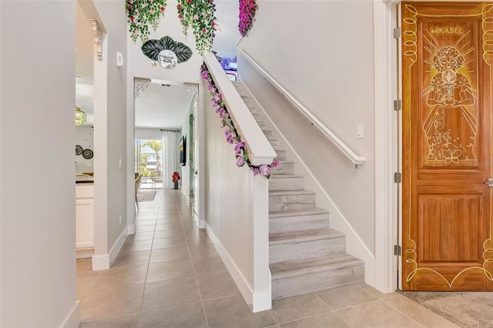 Image No.19-6 Bed House for sale