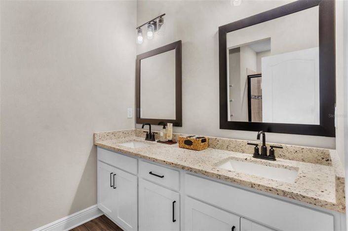 Image No.22-3 Bed House for sale