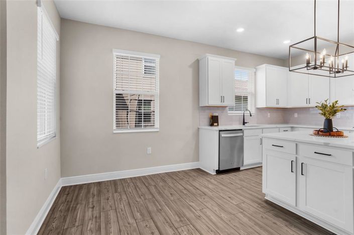 Image No.8-3 Bed House for sale