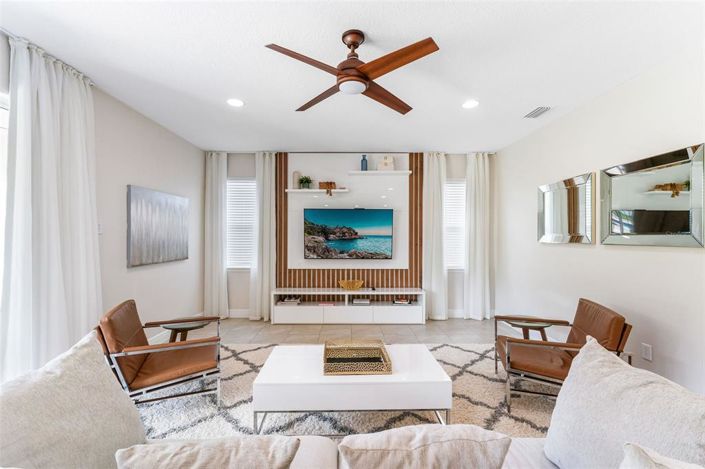 Image No.6-5 Bed House for sale