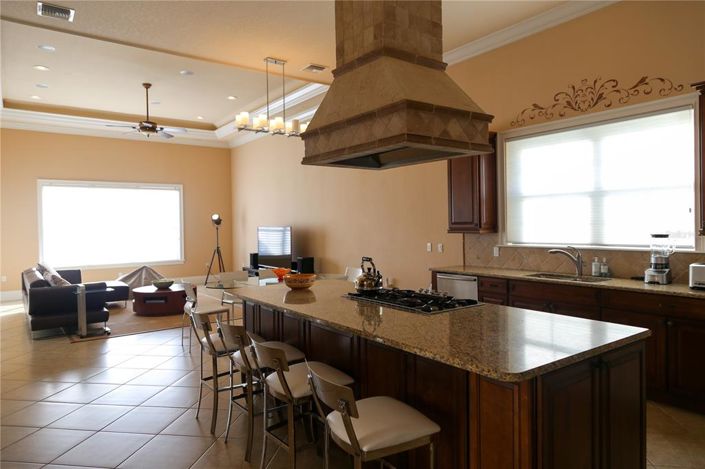 Image No.12-5 Bed House for sale