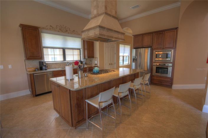 Image No.16-5 Bed House for sale