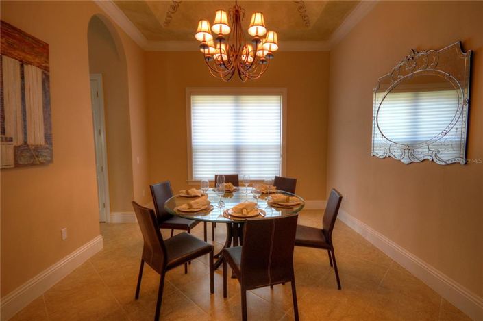 Image No.17-5 Bed House for sale