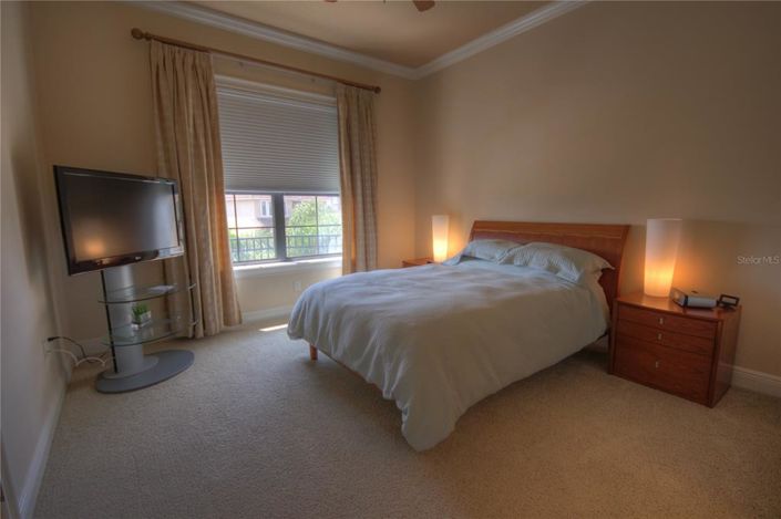 Image No.18-5 Bed House for sale