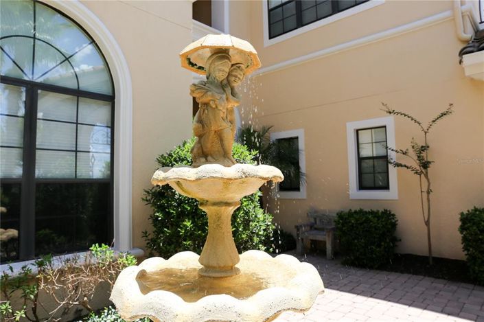 Image No.27-5 Bed House for sale