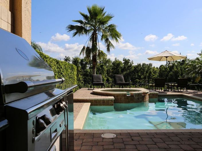 Image No.8-5 Bed House for sale