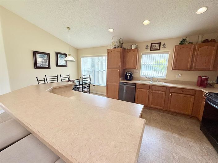 Image No.16-5 Bed House for sale