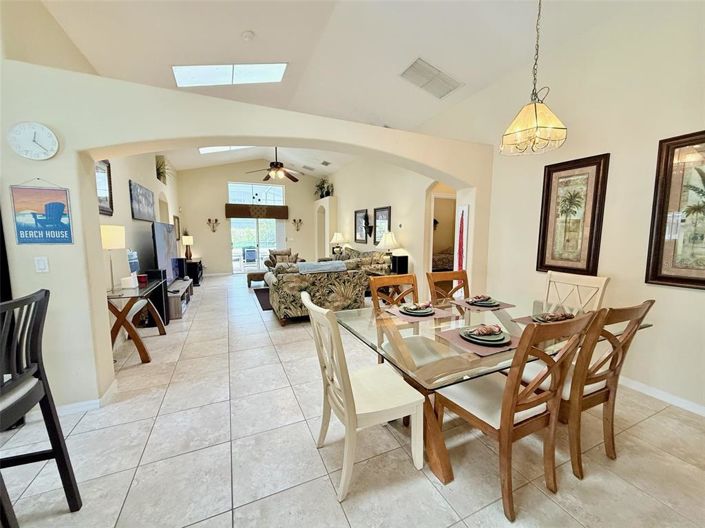 Image No.20-5 Bed House for sale