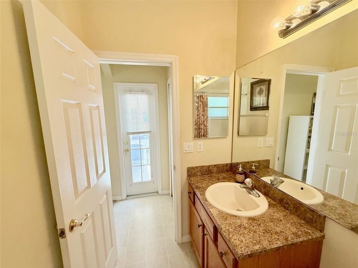 Image No.30-5 Bed House for sale