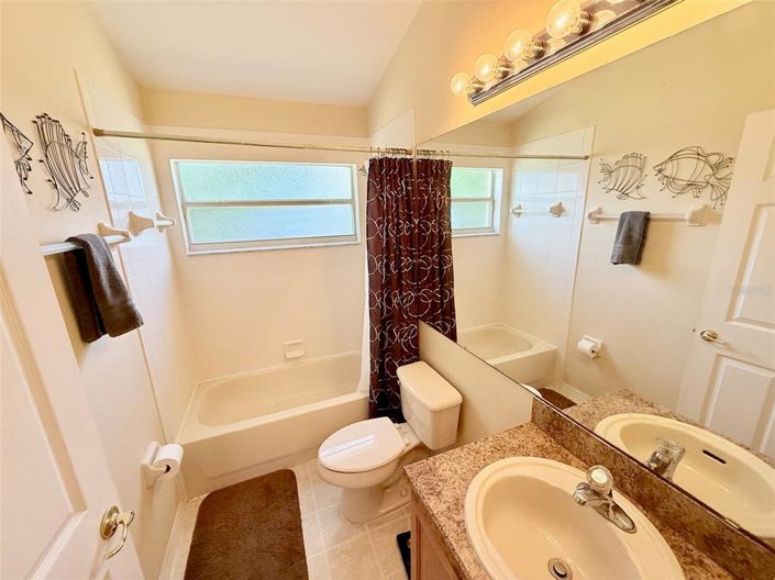 Image No.35-5 Bed House for sale