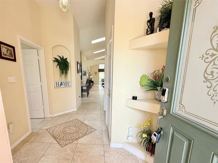 Image No.8-5 Bed House for sale