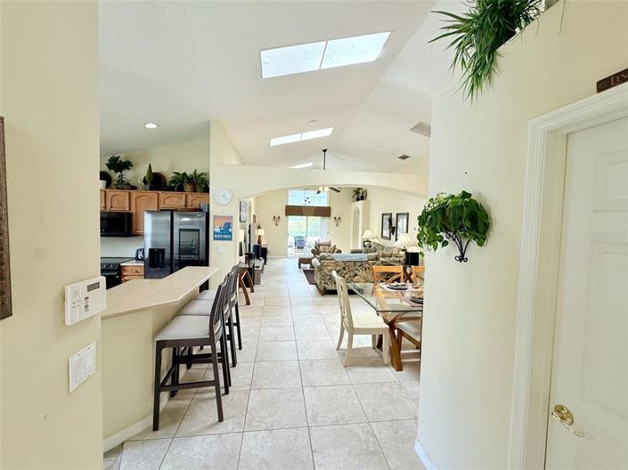 Image No.9-5 Bed House for sale