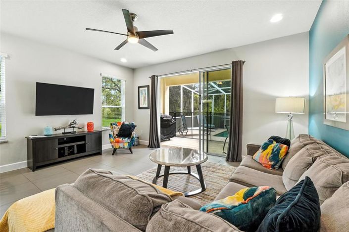 Image No.21-3 Bed Townhouse for sale