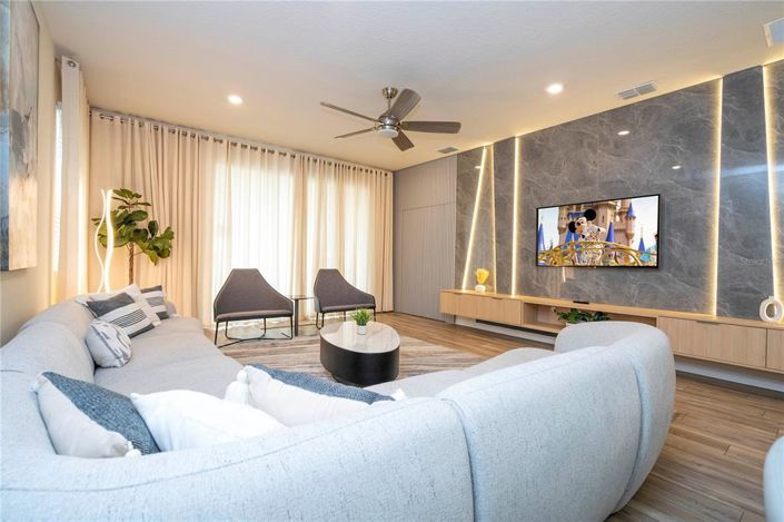 Image No.35-7 Bed House for sale