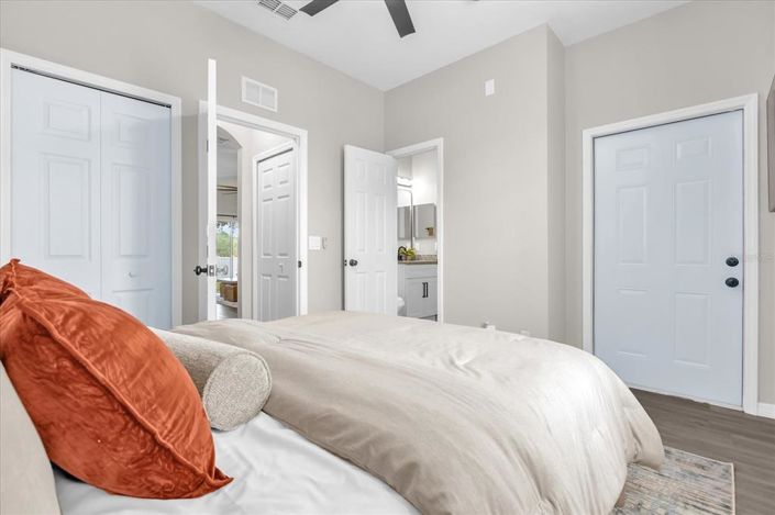 Image No.30-4 Bed Property for sale